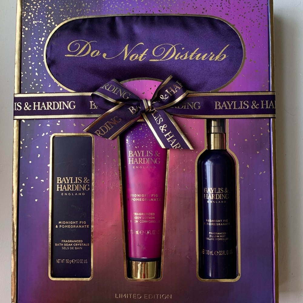 NWT-Baylis and Harding Set